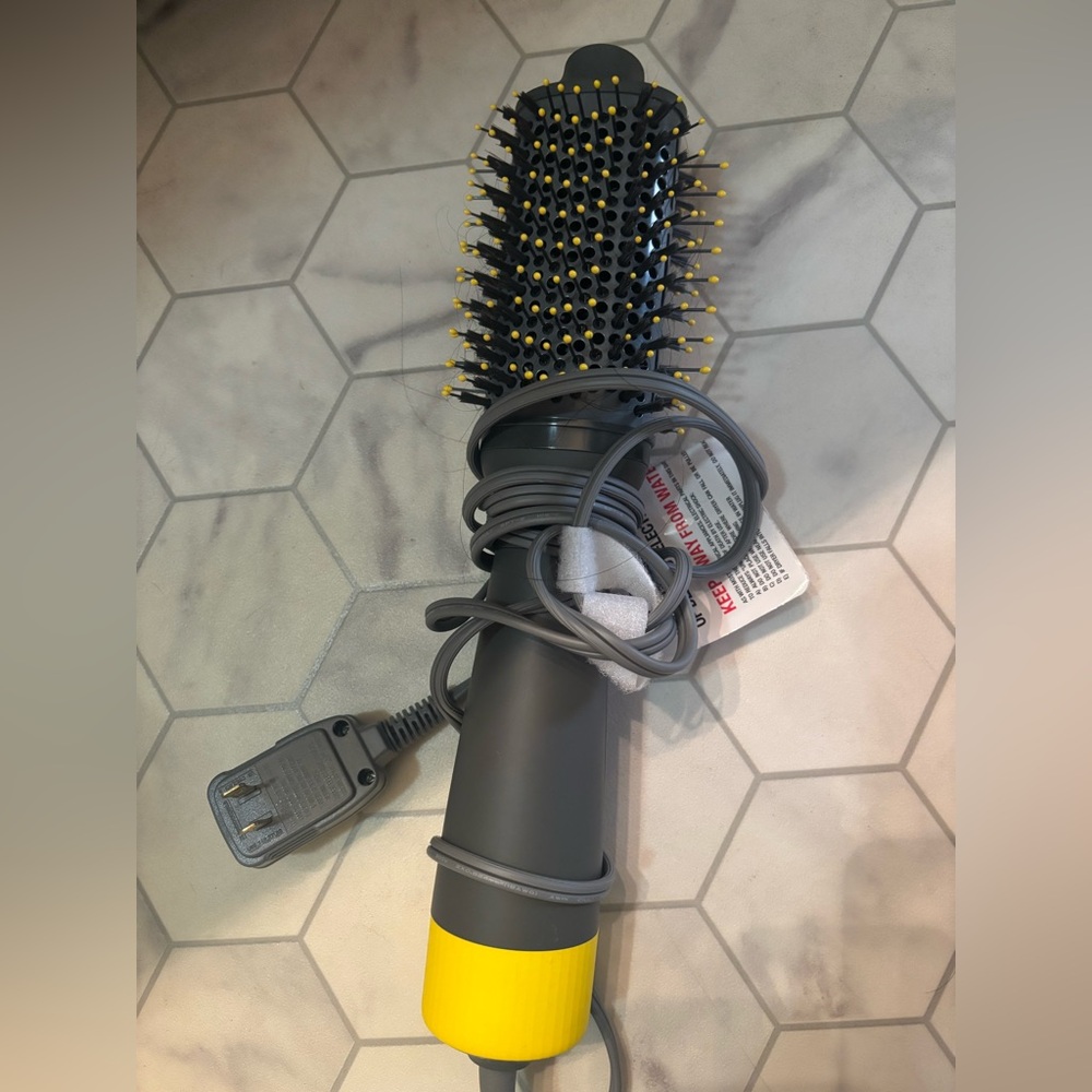 Yellow and Black Hair Dryer Brush